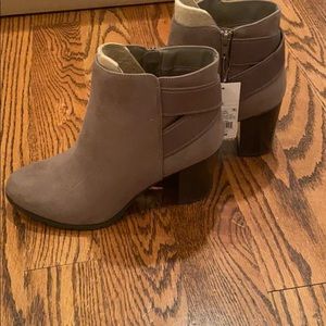 ❤️A New Day❤️heeled ankle booties